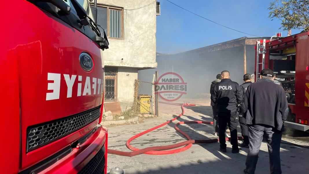 Konya Marangozlar Sanayi Sitesinde korkutan yangın 7